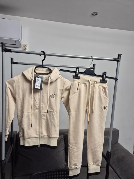 Vând trening copii, Calvin Klein, mărimea 104