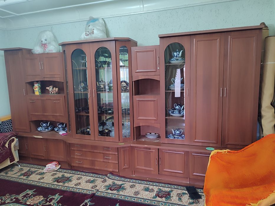 Продам стенку в хорошем состаяние