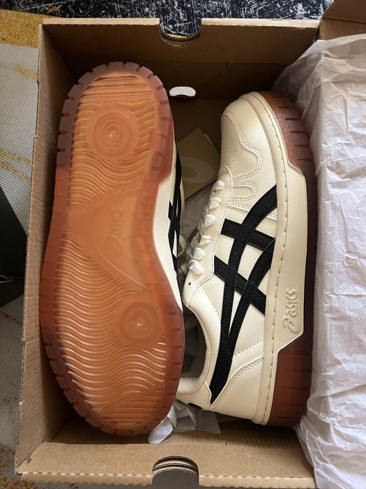 Продам кроссовик асикс оригинал