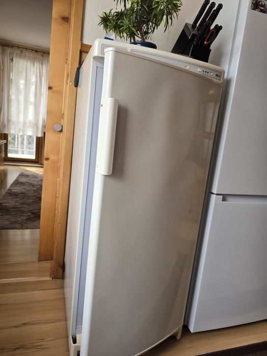 Вертикален фризер Siltal