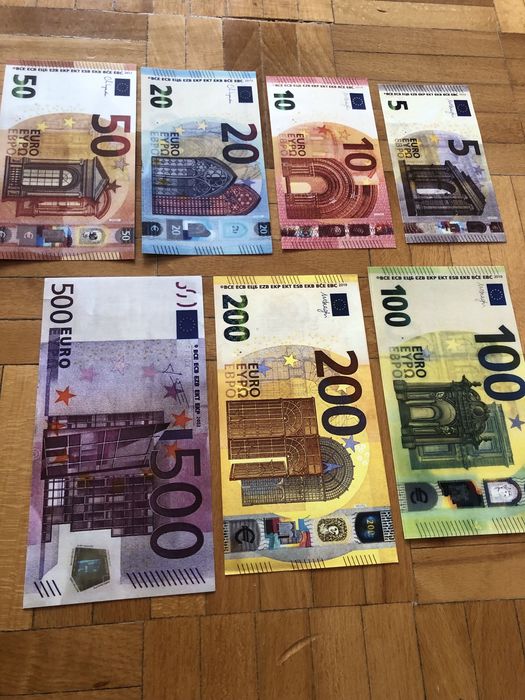 Реквизитни евро банкноти, пачки от 5, 10, 20, 50  100, 200 и €500
