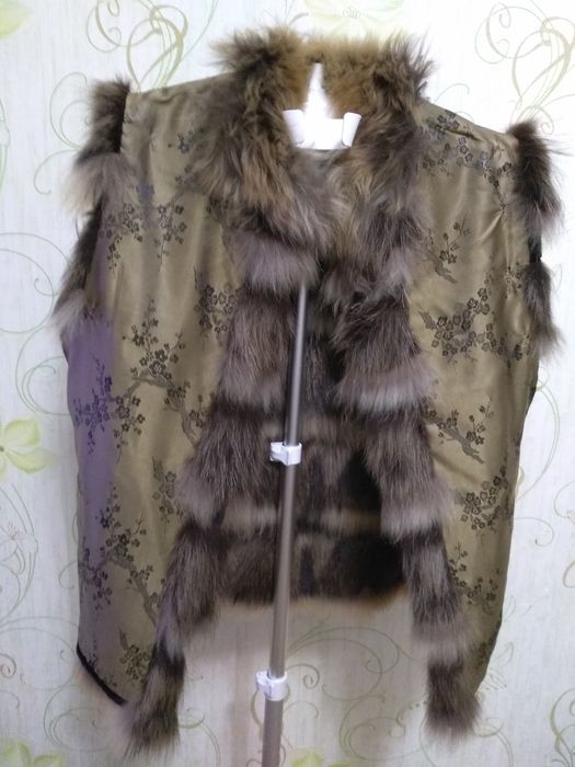 Продам меховой жилет