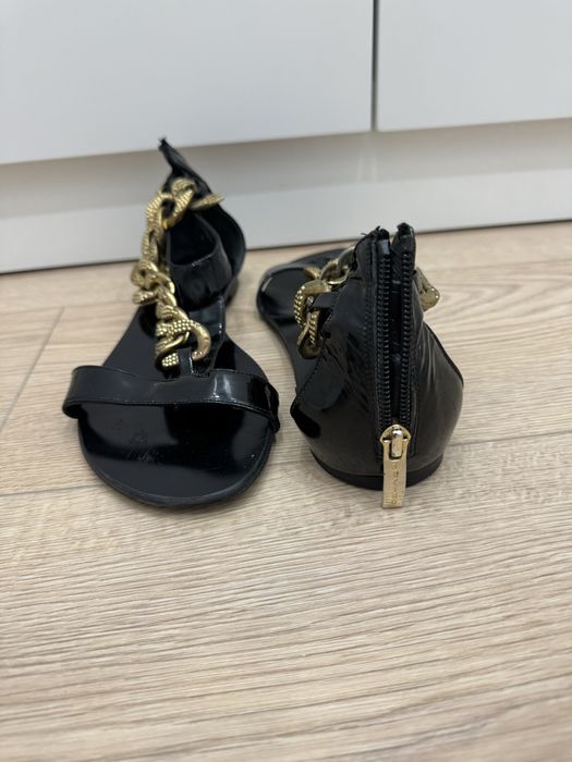 Сандали черные