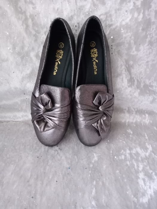 Продам женскую обувь