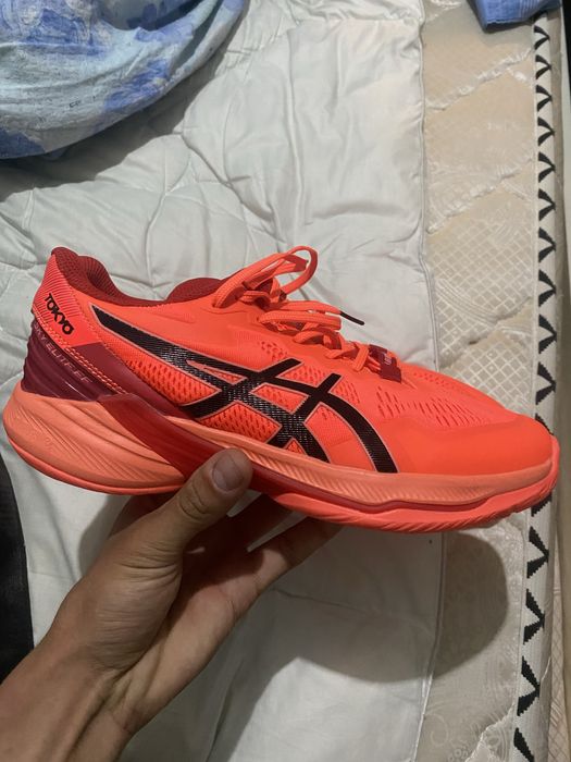 Asics krasofka yangi kiyilmagan