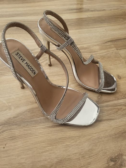 Sandale noi ,mărimea 37