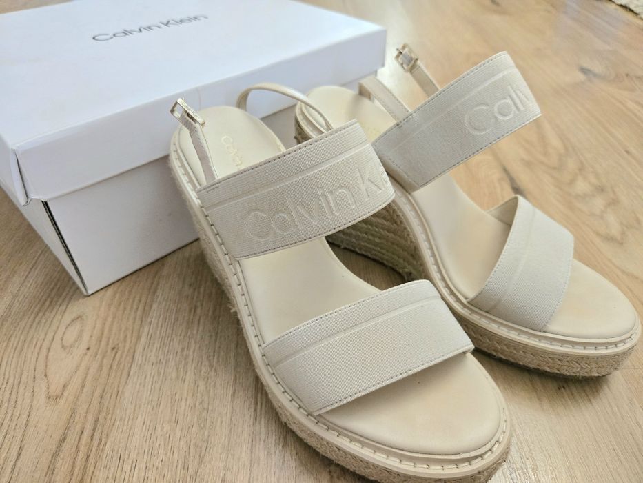 Calvin klein сандали,ескадрили на платформа