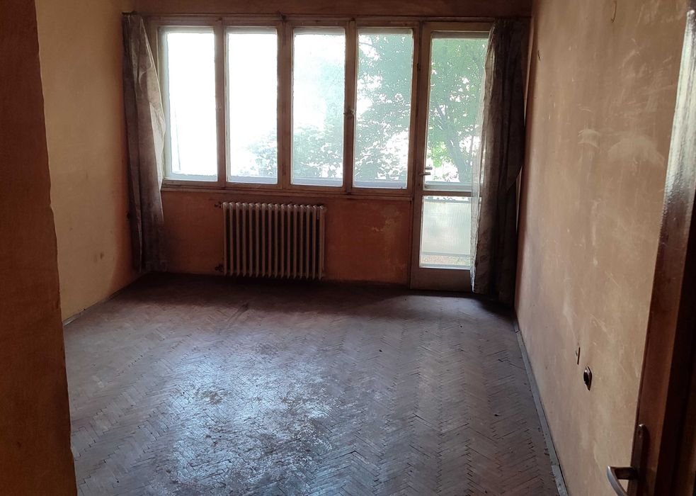 Тристаен апартамент в центъра на гр. Перник – кв. Рено