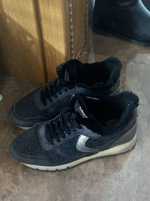 Кроссовки с мехом