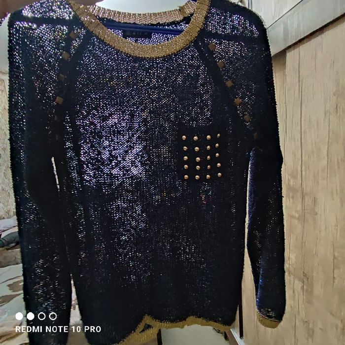 Продам женский свитерок, кофточку