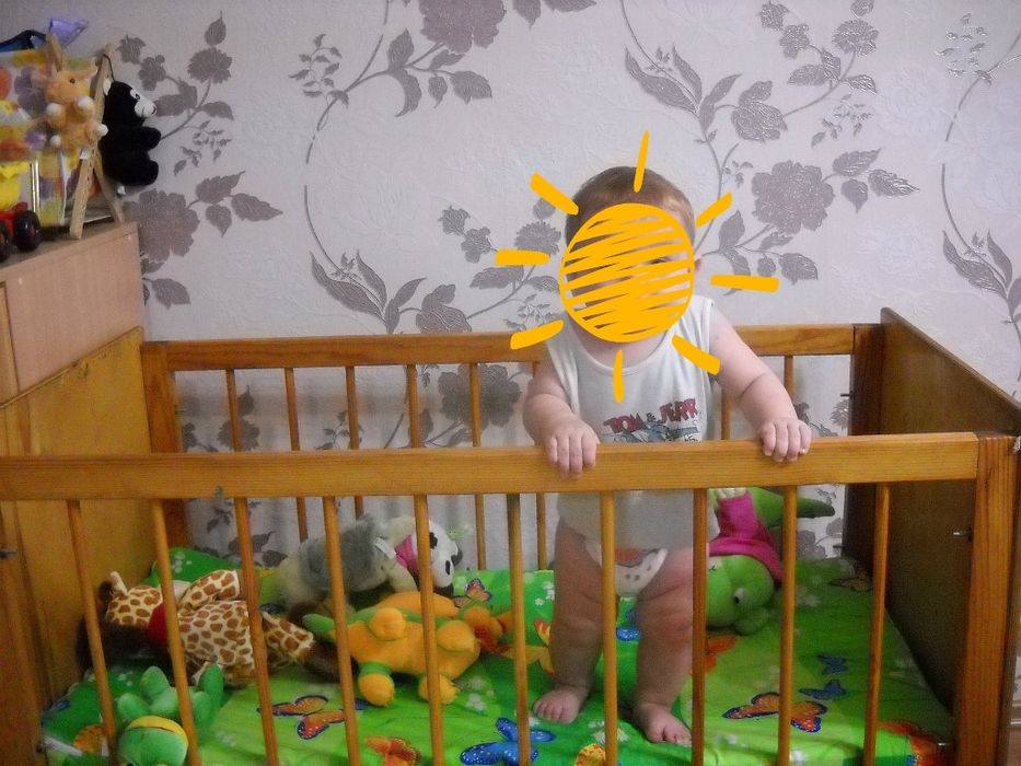 Продам кроватку с бортиками.