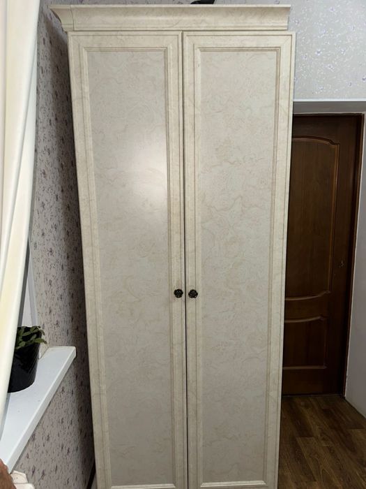 Продается шкаф в хорошем состояние