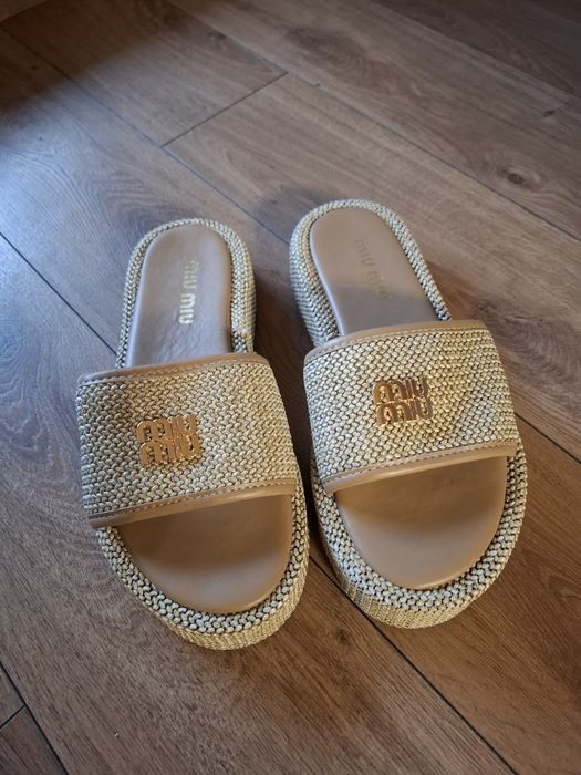 Дамски чехли на платформа