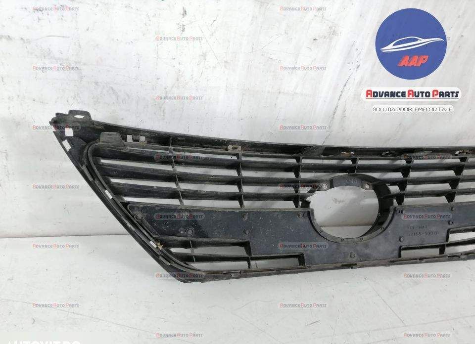 Лексус ЛС 4 / Lexus LS 4 Оригинална централна решетка в добро състояни