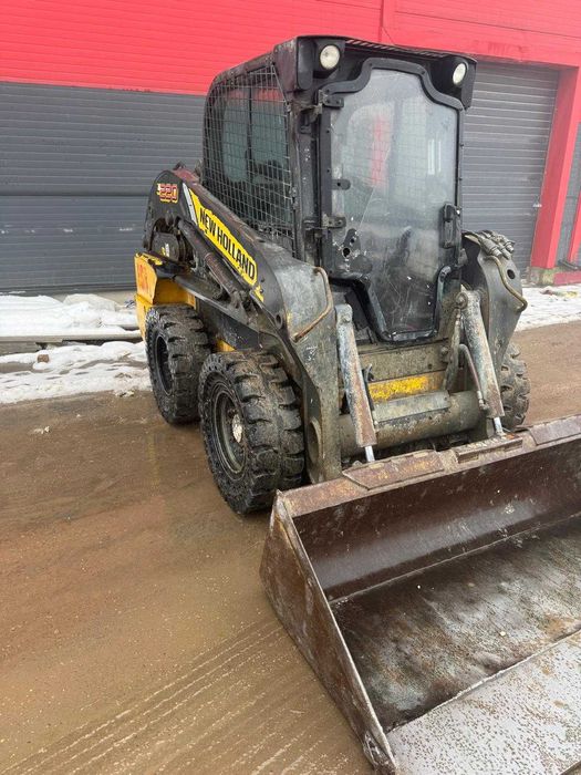 Miniincarcator New Holland L220 ( bobcat )