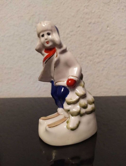 Новогодние подарки близким статуэтки "Лыжник" и "Фигуристка"