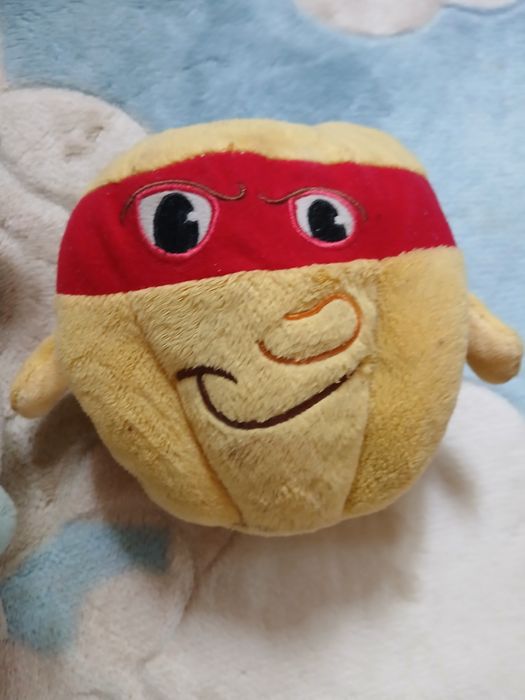 Плюшени мечета на различни герои