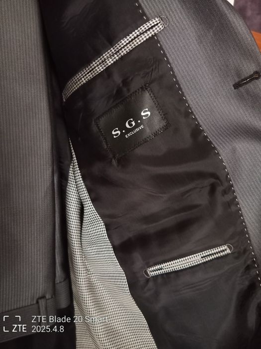 Продам мужской костюм