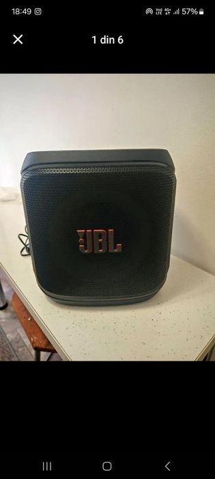 Boxă jbl  merge foarte bine