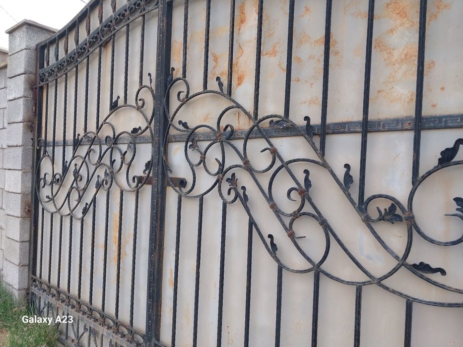 Продам варота из прочного материала.