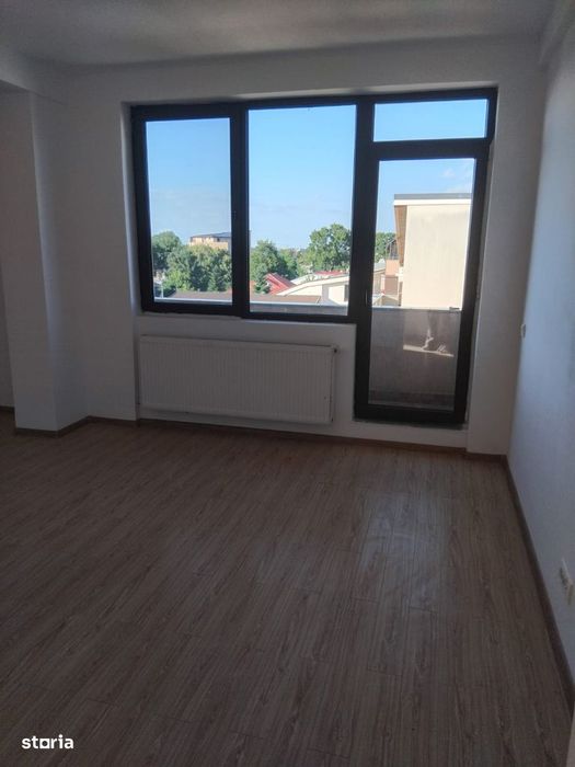 Apartament 2 camere, balcon, Damaroaia