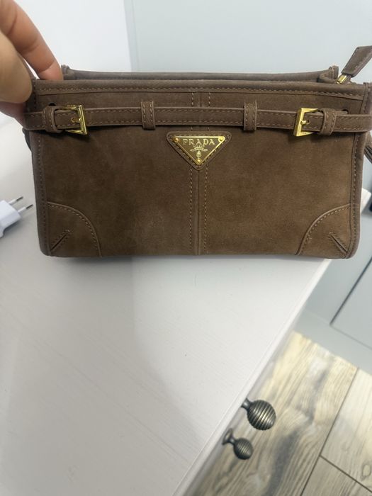 Продам сумку Prada
