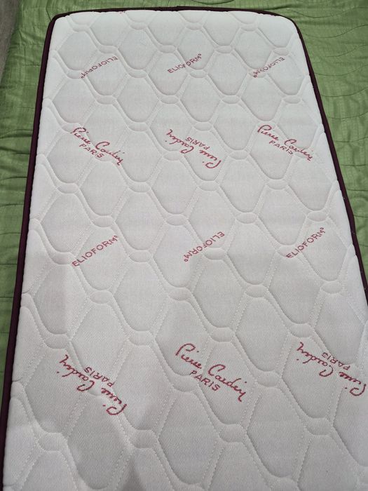Бебешки матрак Pierre Cardin с размери 65 × 110 см + ПОДАРЪК