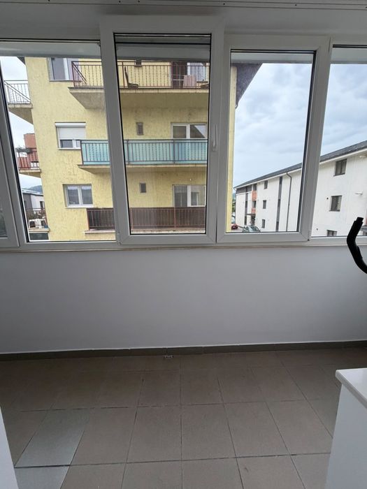 Inchiriez apartament str.Muzeul Apei Floresti