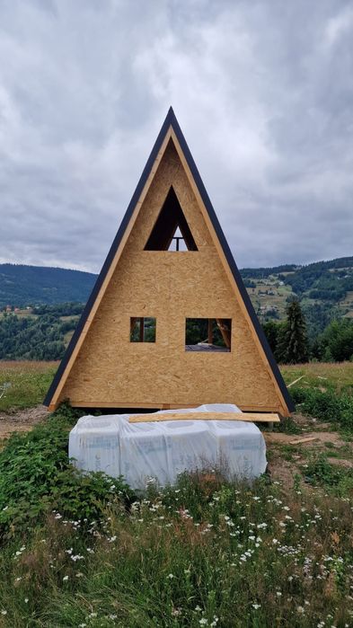 Cabană A-Frame la roșu în Apuseni (Horea) + Teren 1300 mp, utilități incluse