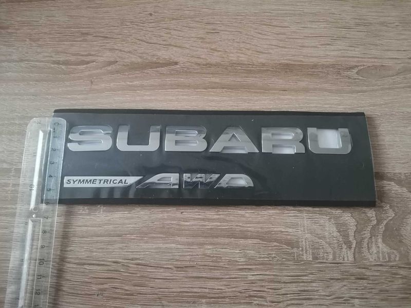 комплект сребристи емблеми SUBARU и Symmetrical AWD