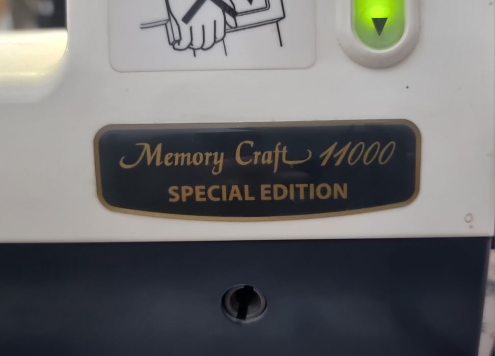 Janome Memory Craft 11000 (Компьютерная швейная машина с экраном)