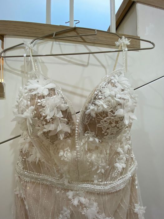 Rochie mireasa Riki Dalal