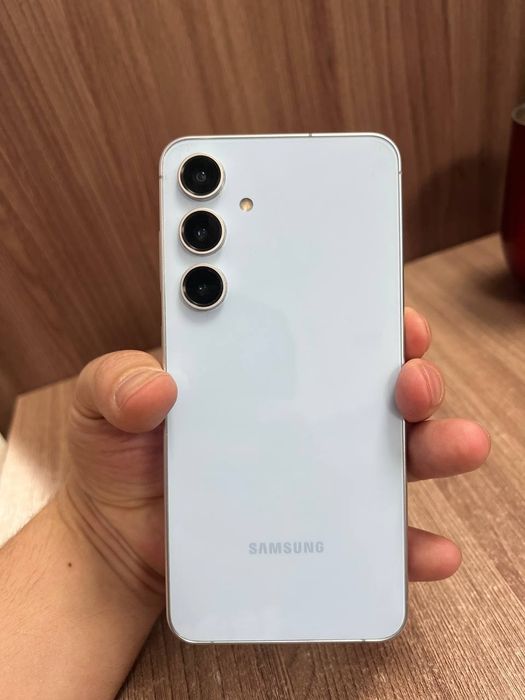 Samsung s24 Fe идеал как новый красивый