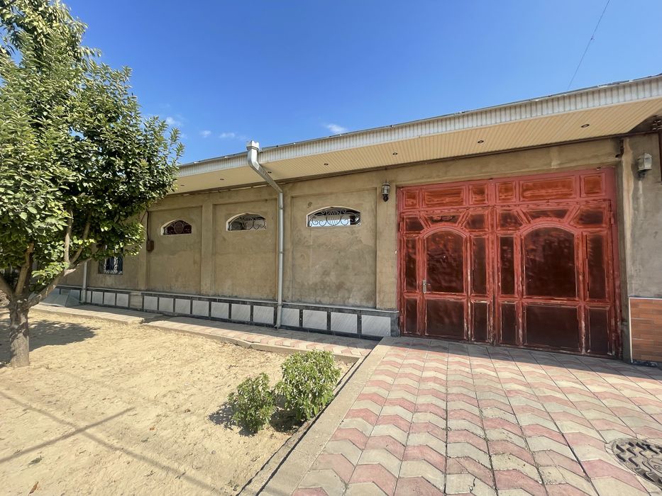 Дом с бассейном и сауной