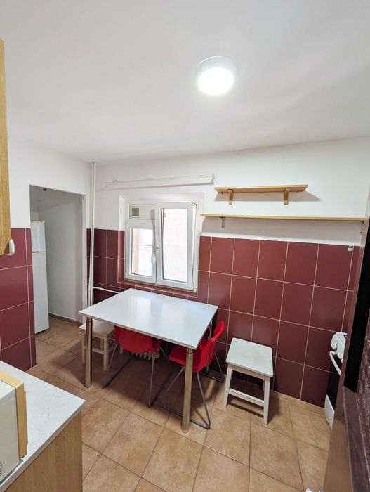 Inchiriere 3 camere, Piata Victoriei (4 min.) ** 570 EUR