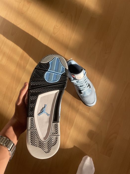 Jordan 4 univerisity blue