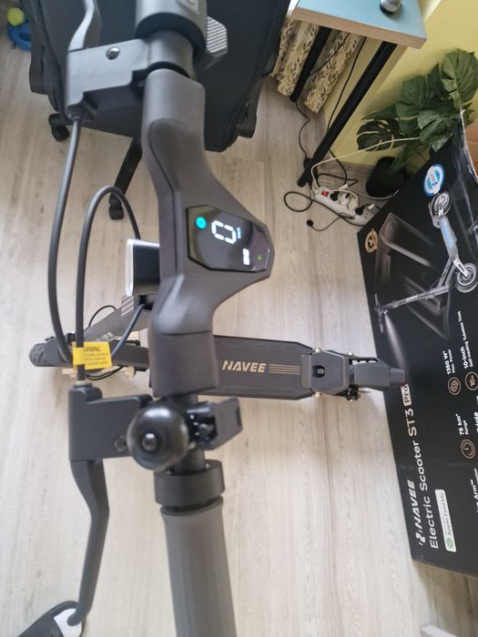 Тротинетка Navee ST3 pro на 3км, 75 км пробег с едно зареждсне, нова,