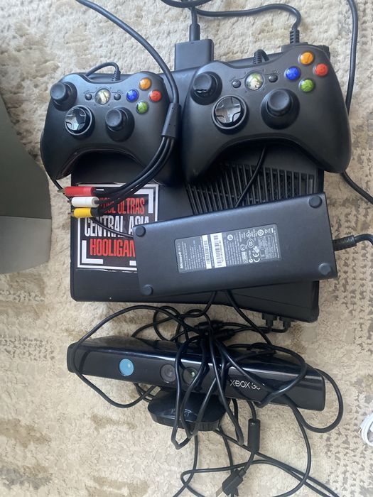 Xbox 360 с двумя джостиками