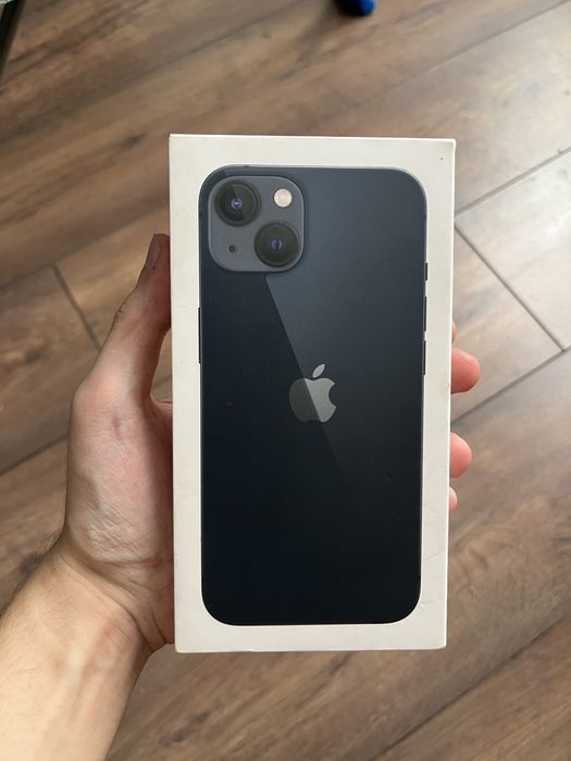 Продам Iphone 13