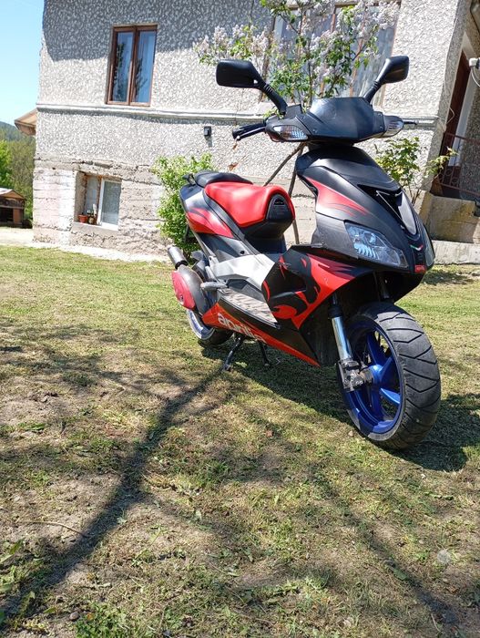 Vând Aprilia SR 80cm