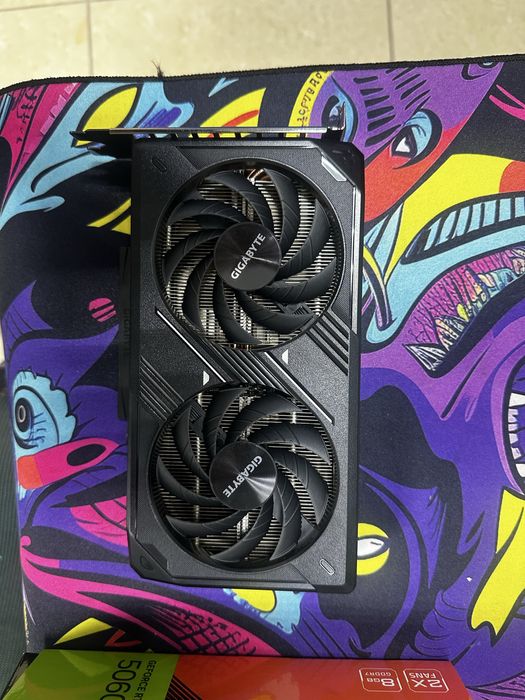 Продам видеокарту Gigabyte Rtx 5060 8gb