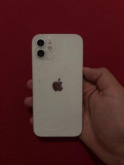 Vând urgent iPhone 12