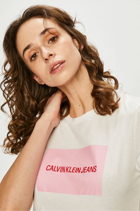 Calvin klein jeans оригинална тениска с надпис лого