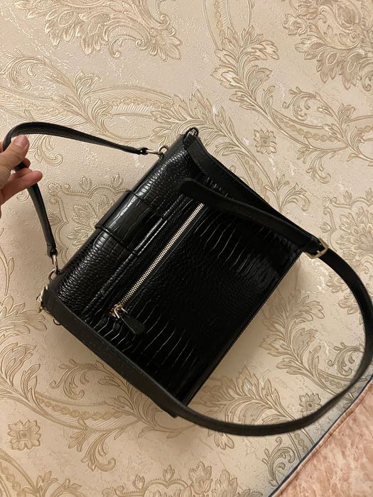 Продается новая сумка Guess оригинал