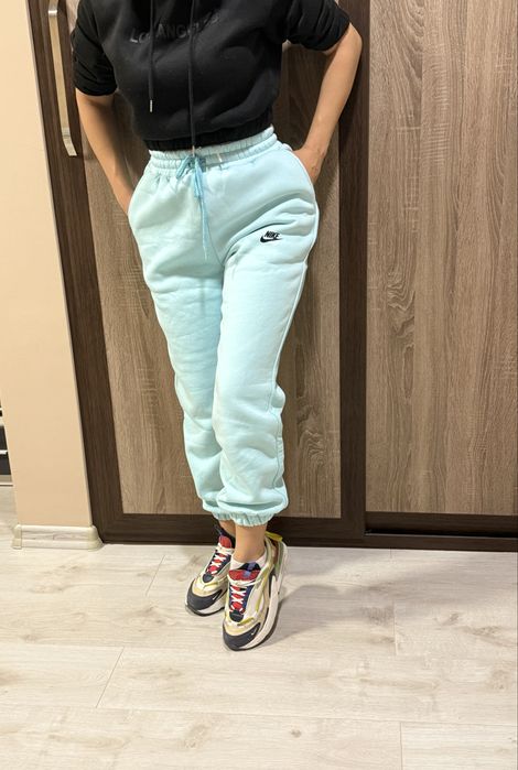 Дамско ватирано долнище NIKE!