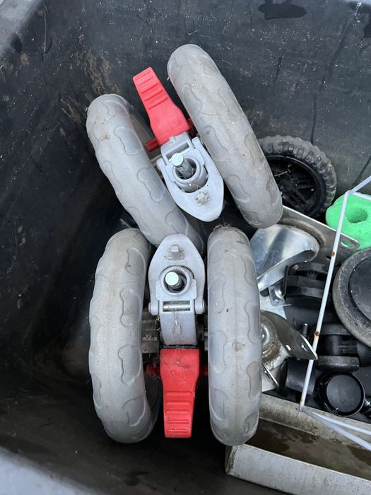 Roti carucior scaun patine cu rotile diferite marimi