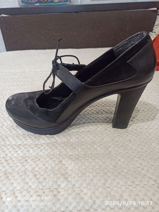Отдам обувь 40 размер.