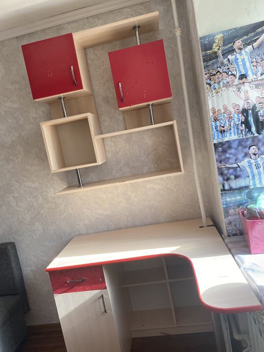 Стол с шкафчиком