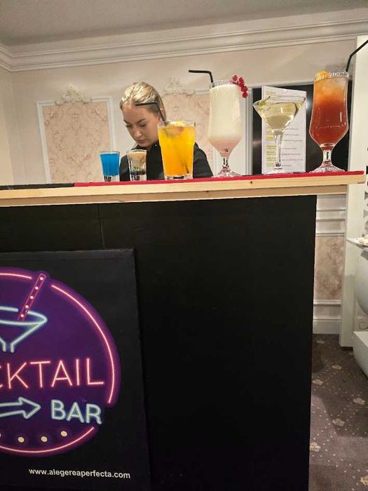 Cocktail bar si tort de shot