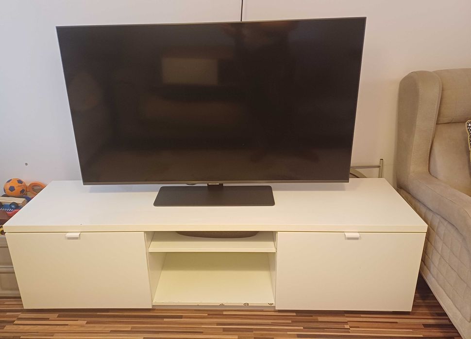 Шкаф за Tv от Икеа, гланц бяло